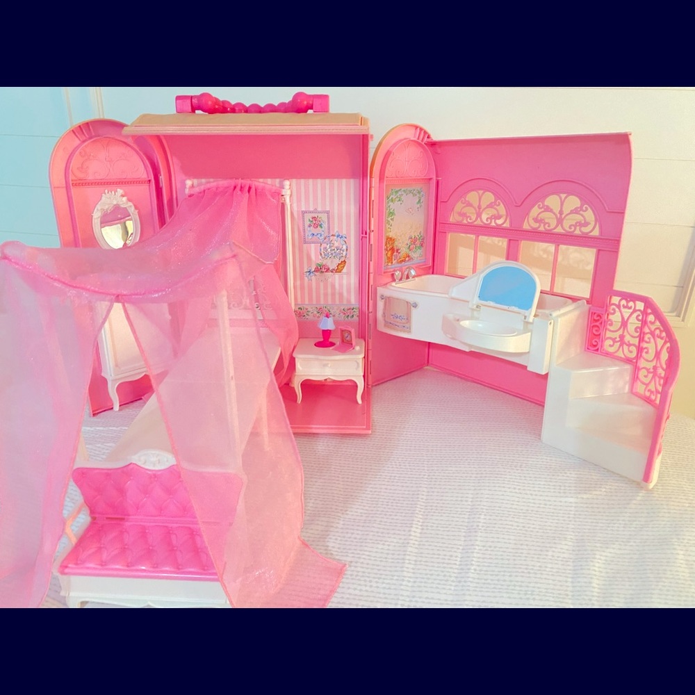 VTG Barbie House Bedroom Bathroom Canopy Bed Fold Up & Carry Chest for Storing